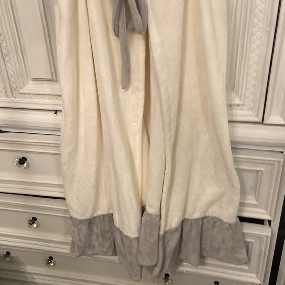 NWOT Shower robe - Picture 3 of 7